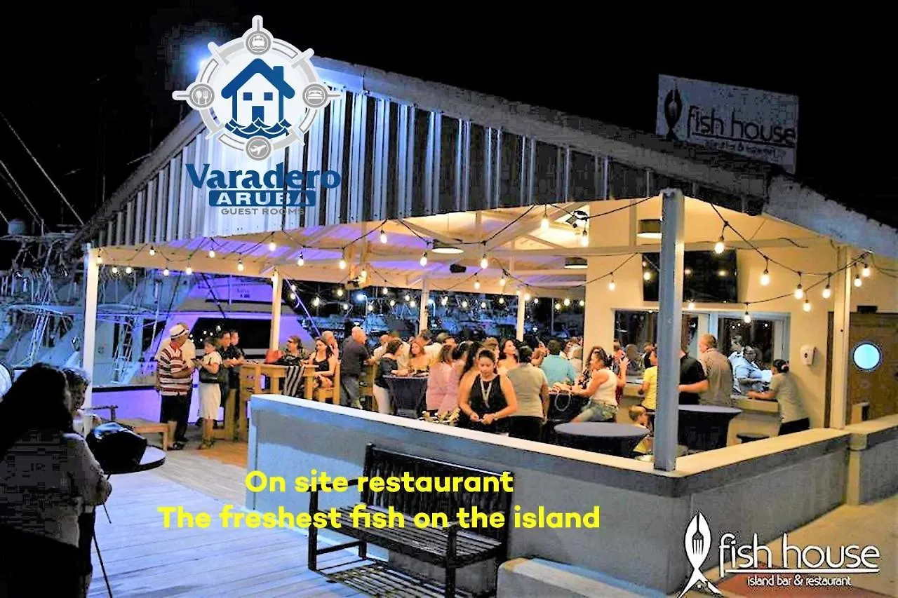 Varadero Marina Airport Guests Rooms Oranjestad 2*,